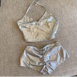🪞 SET 2 piece silver halter crop top and scrunch butt shorts set